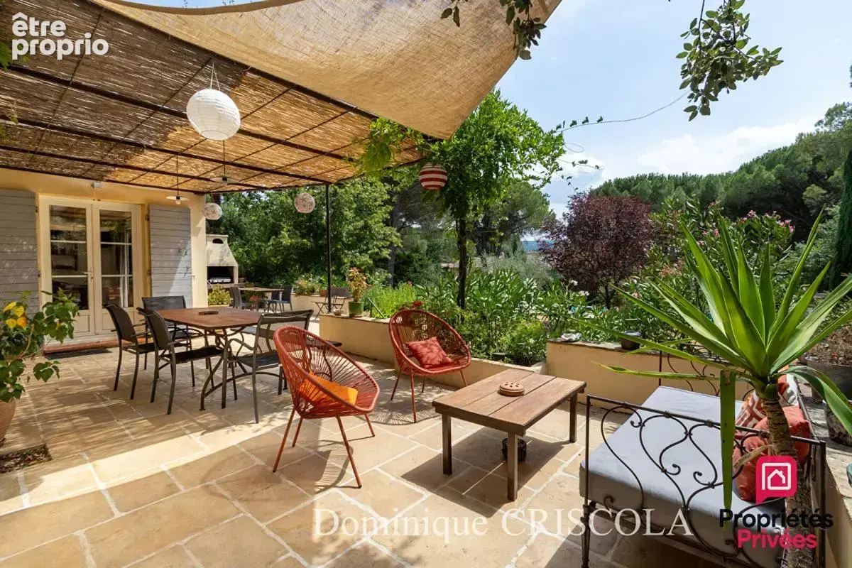 CAMPS LA SOURCE - Maison de charme avec piscine et dépendances en plein coeur de la Provence Verte - photo 15