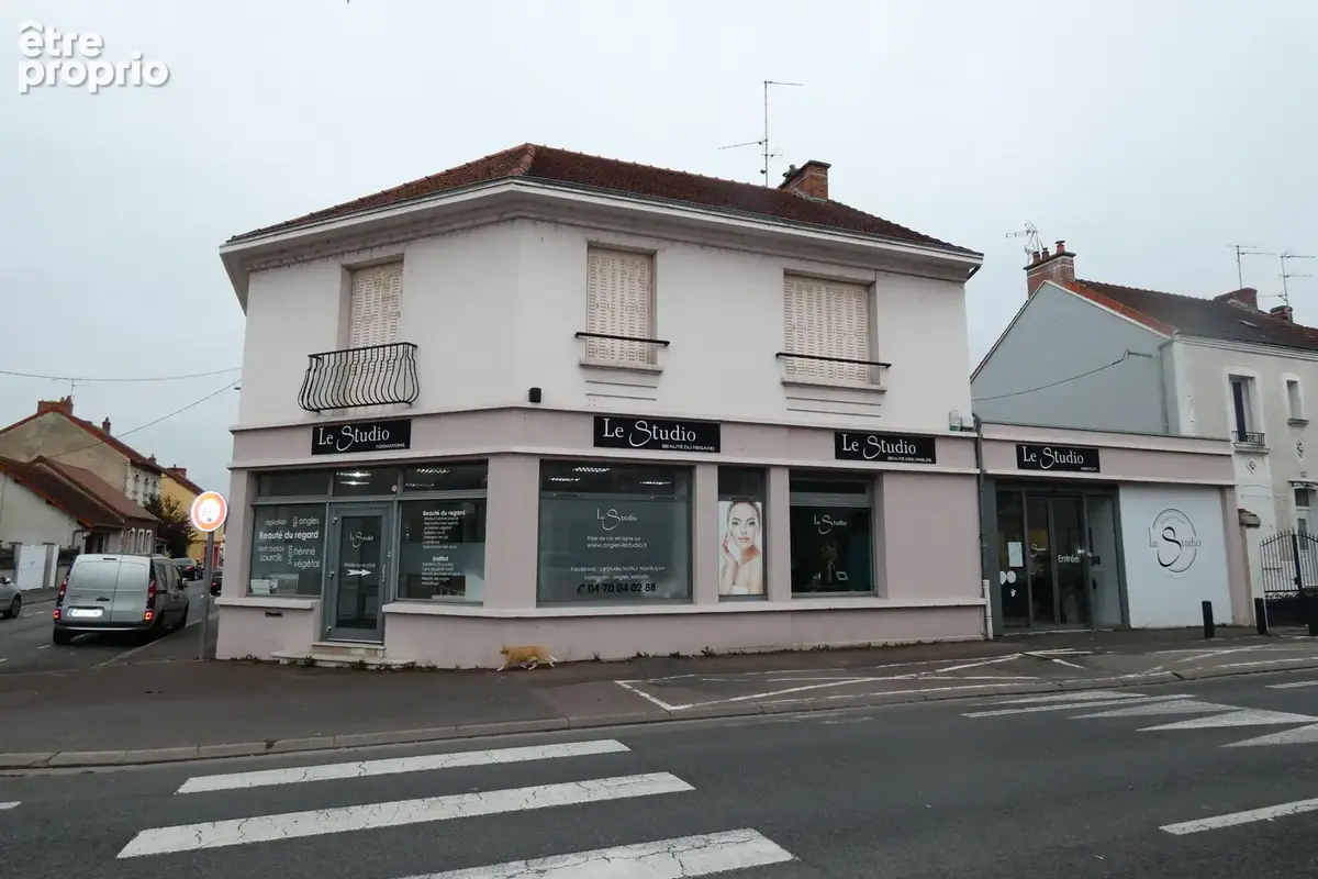 MONTLUCON CENTRE Immeuble avec local commercial, habitation et deux garages - photo 22