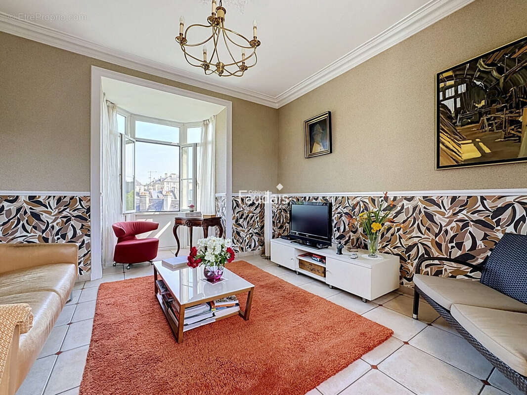 Maison 183 m² à Saint-Lo  - photo 9