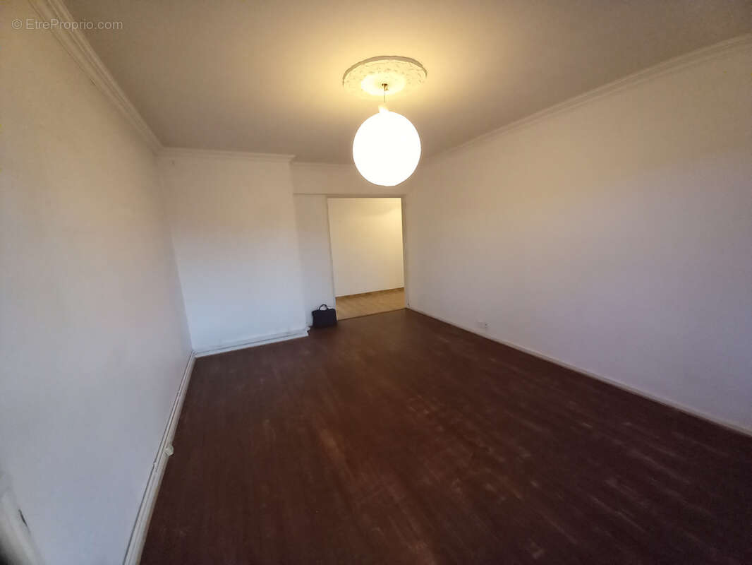 Appartement à FUMEL