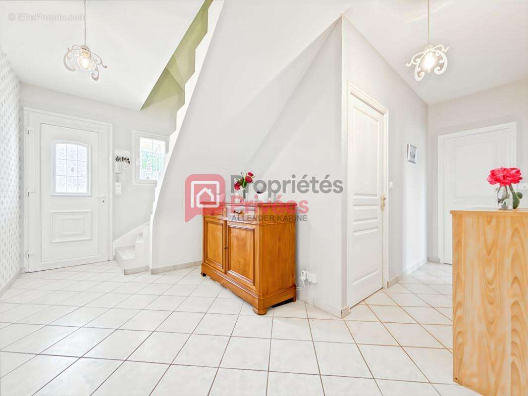 Maison Fontaine La Gaillarde 4 pièce(s) 120 m2 - photo 5