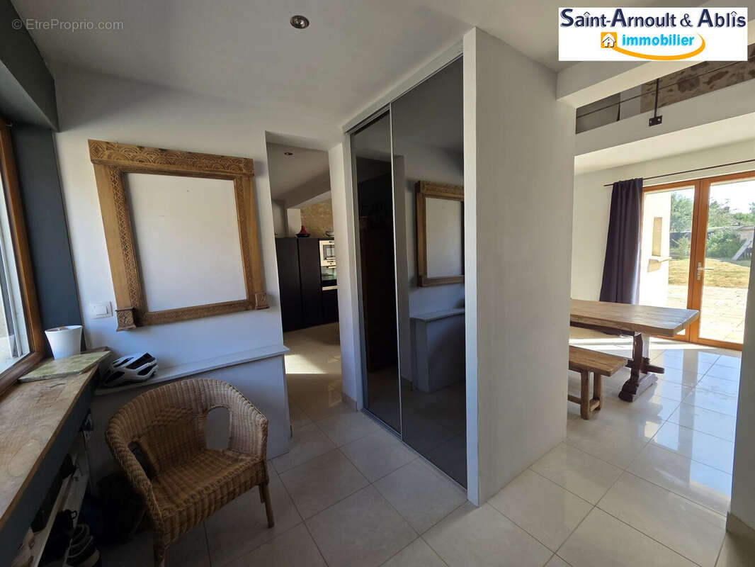 Maison 181 m² à Boinville-Le-Gaillard  - photo 2