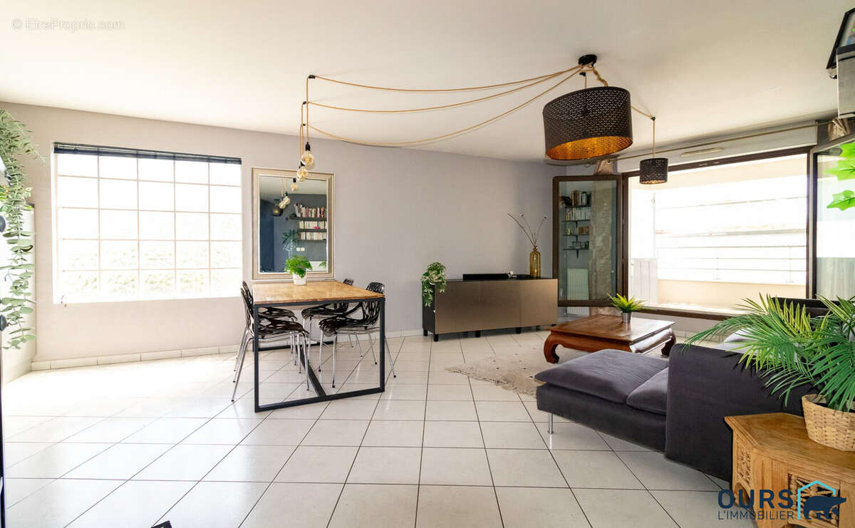 Appartement à SAINT-DENIS