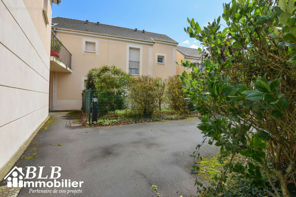 Appartement à LES ESSARTS-LE-ROI