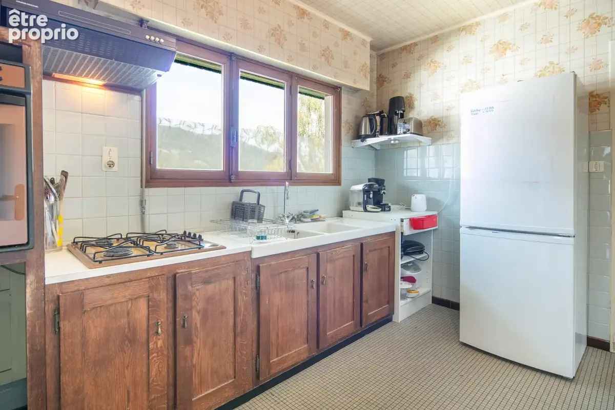 Rare a la vente - spacieux t5 avec balcons/terrasses, garage, cave & jardin commun -  la rochette ! - photo 6