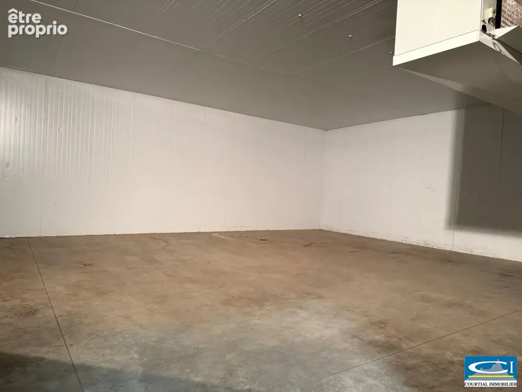 Commerce 2 362 m² à vendre à Saint-Jean-De-Muzols (07300) - photo 8