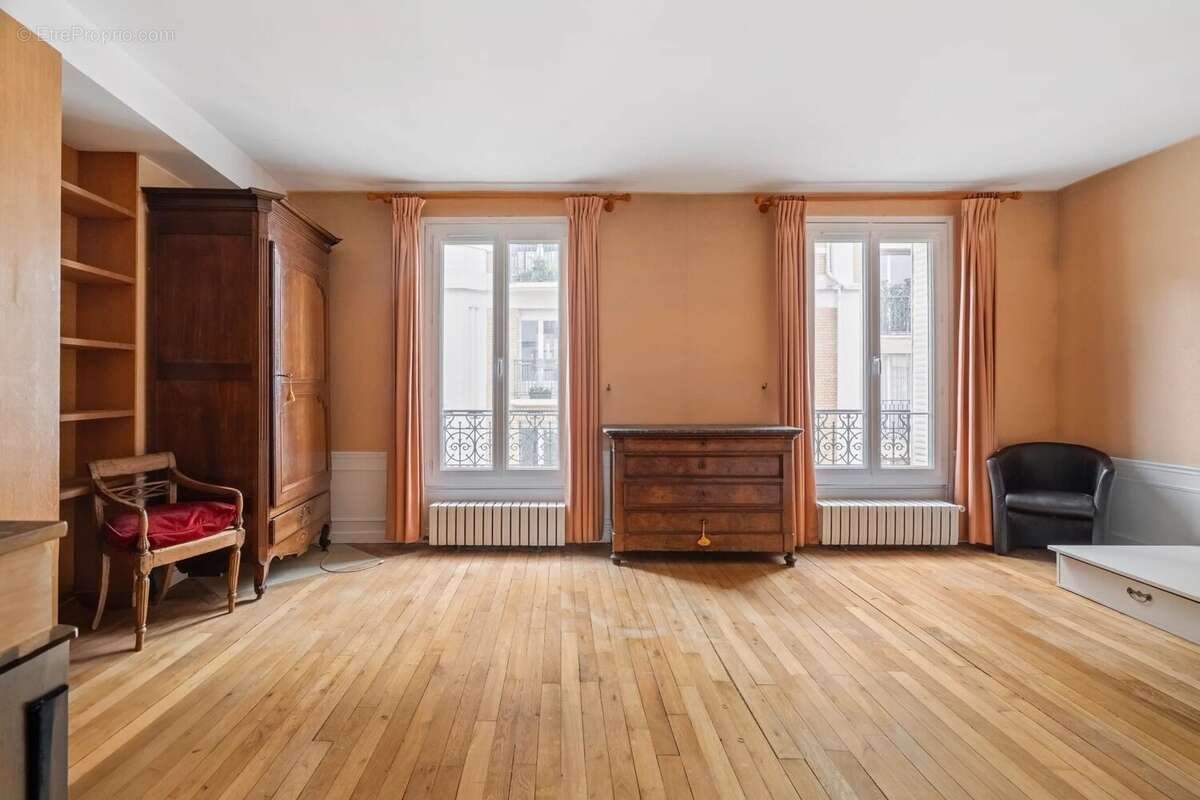 Appartement à PARIS-15E