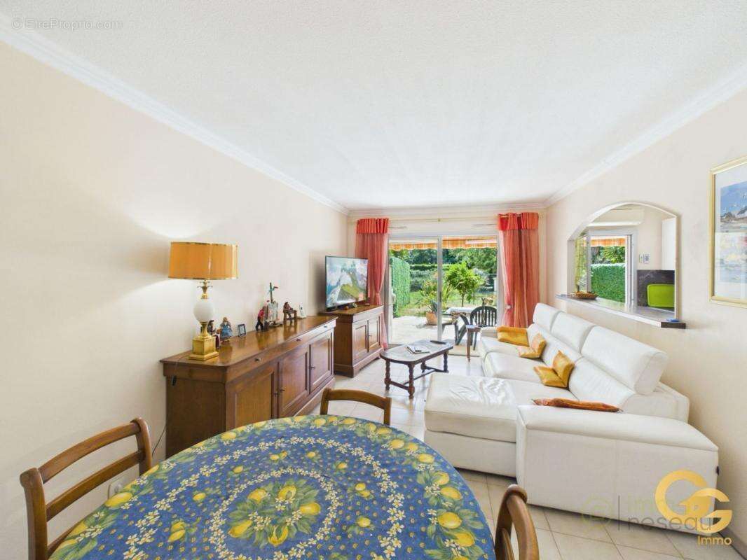 Appartement à MANDELIEU-LA-NAPOULE