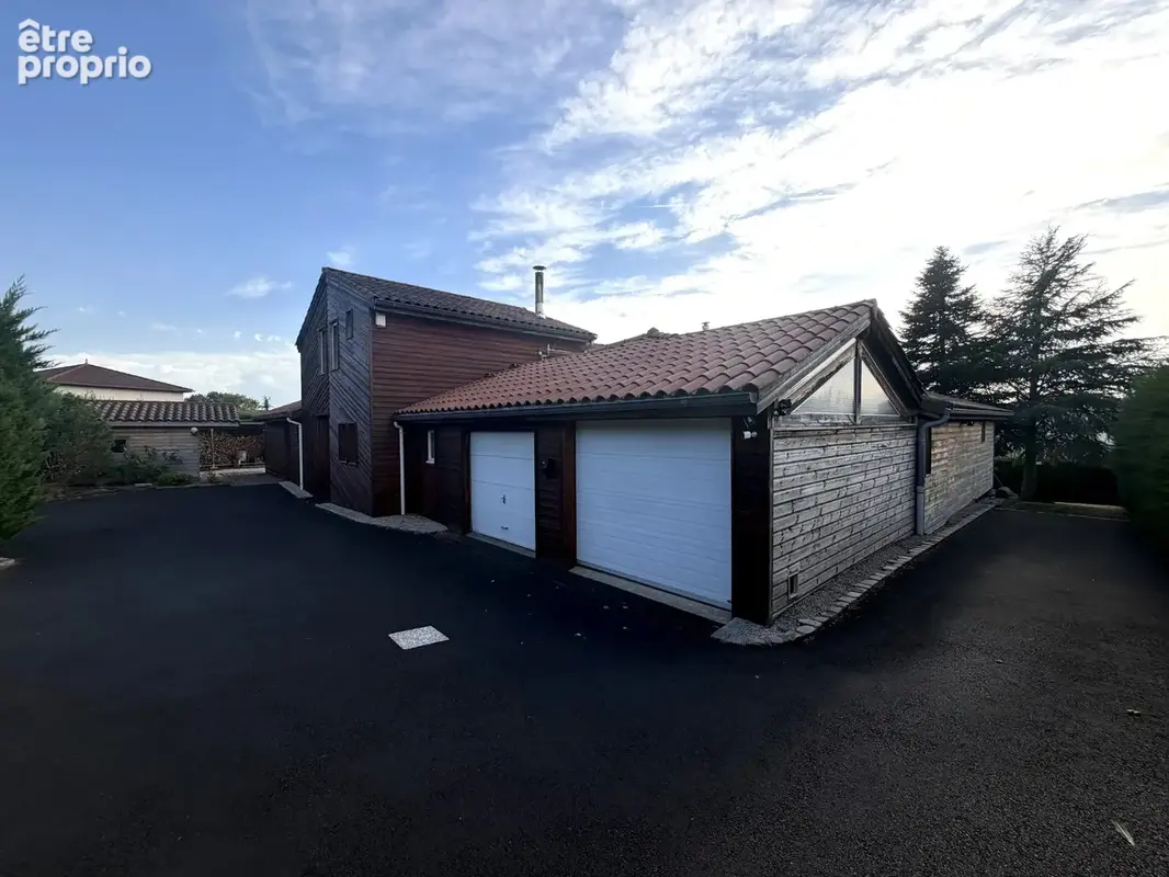 Maison de 199.12 m² - 4 ch - piscine - 2 garages - terrain 1513 m²/ Monistrol-sur-Loire - La Rivoire Basse - photo 2