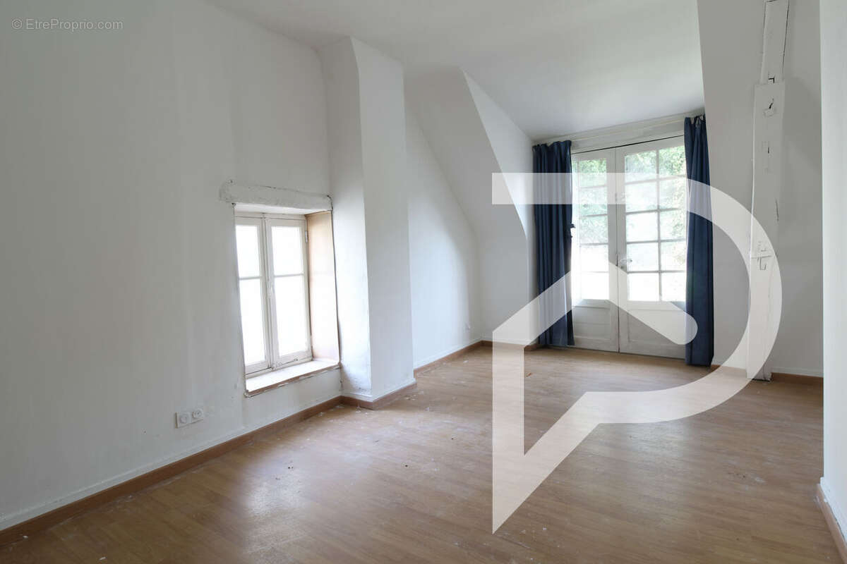 Maison à CUISE-LA-MOTTE