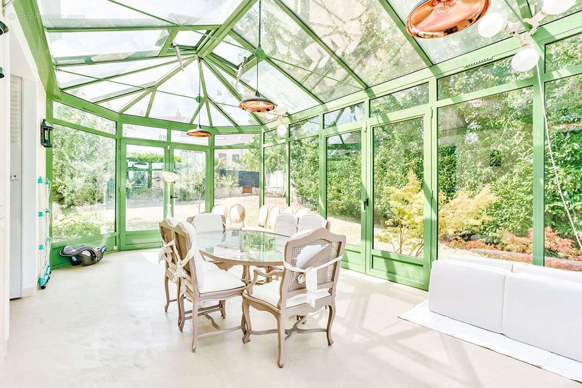 Maison 7 pièces avec piscine sur terrain de 1027 m² - photo 4