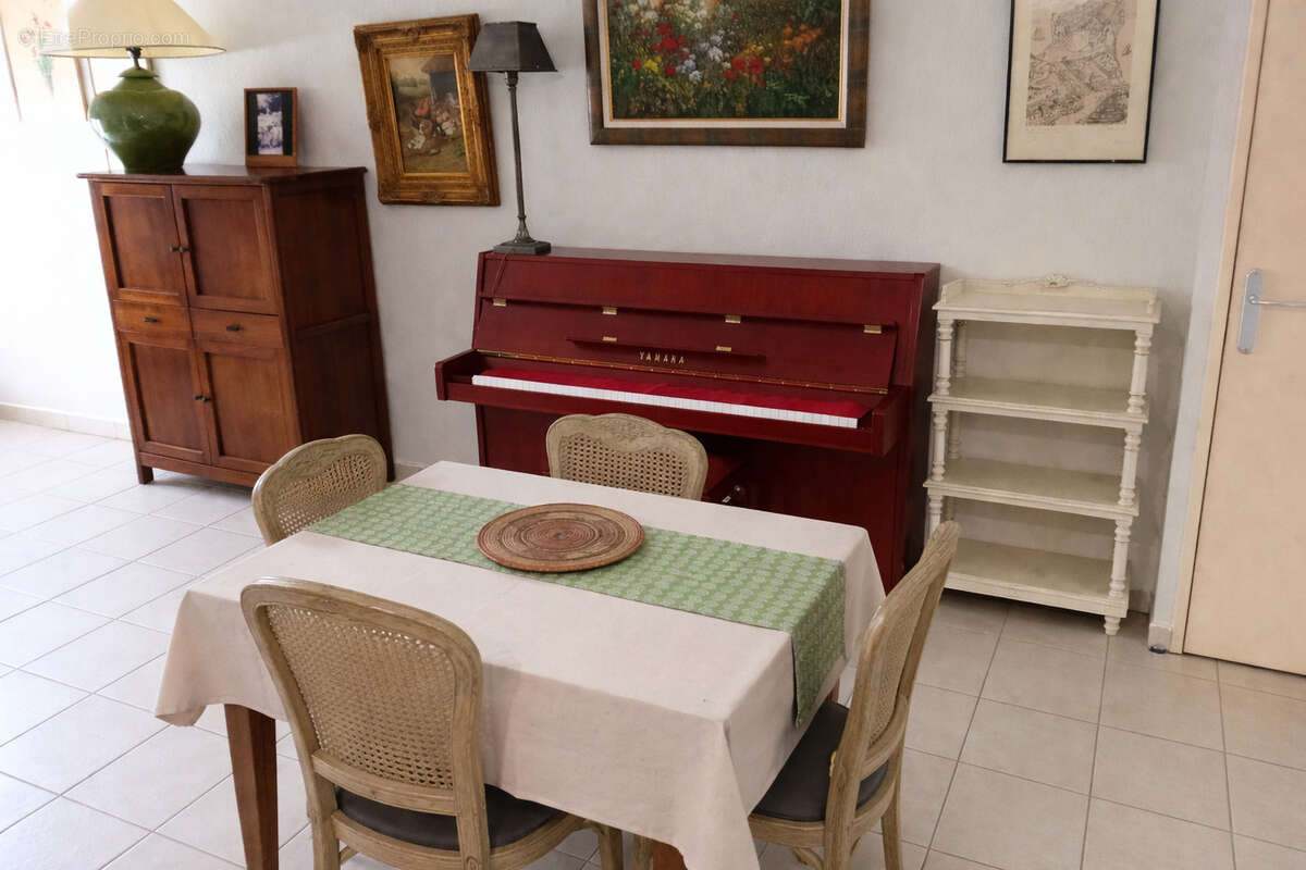 Appartement à LA CRAU