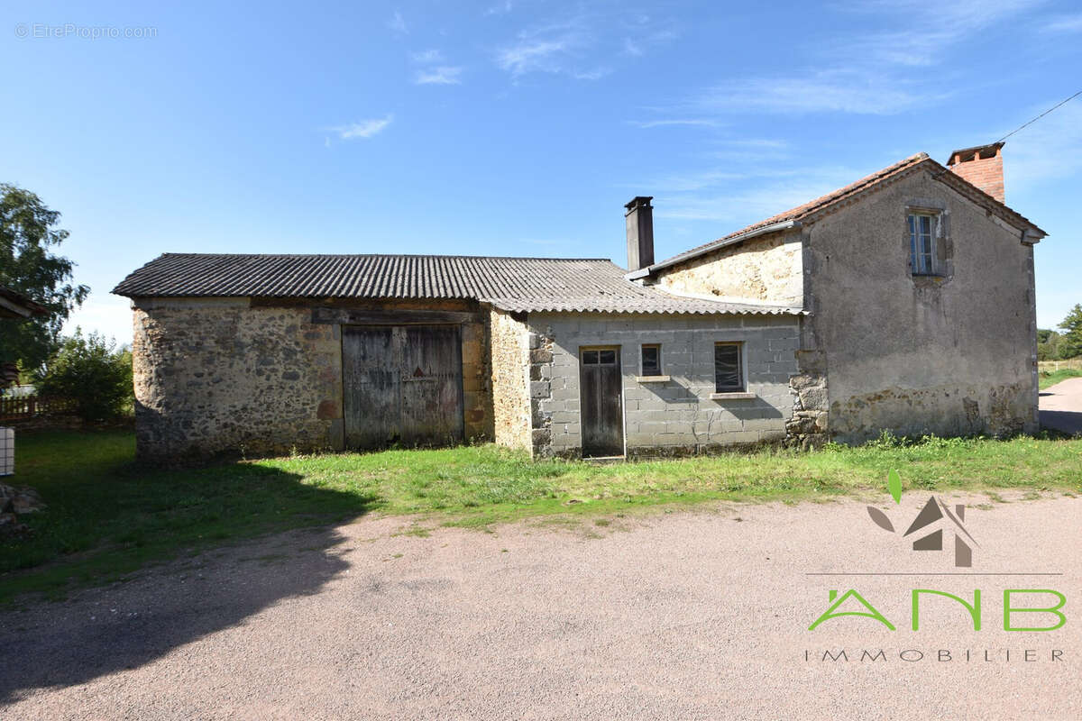 Maison à BUSSIERE-BADIL
