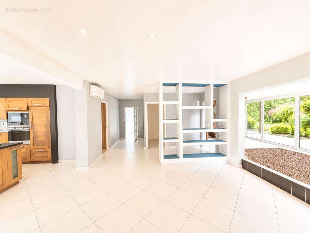 Magnifique propriété de 218 m² sur parc arboré de 3 748 m² avec hangar de 256 m² - photo 7
