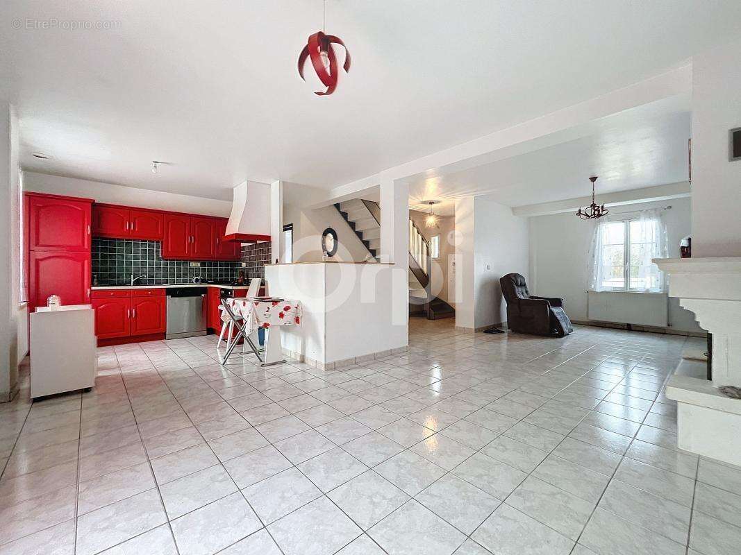 Maison à RESSONS-SUR-MATZ