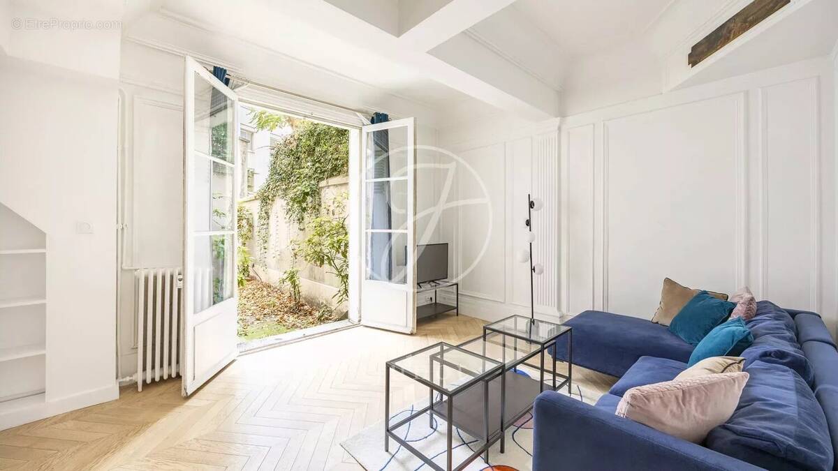 Appartement à PARIS-17E