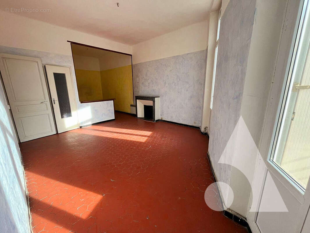 Appartement à SALERNES