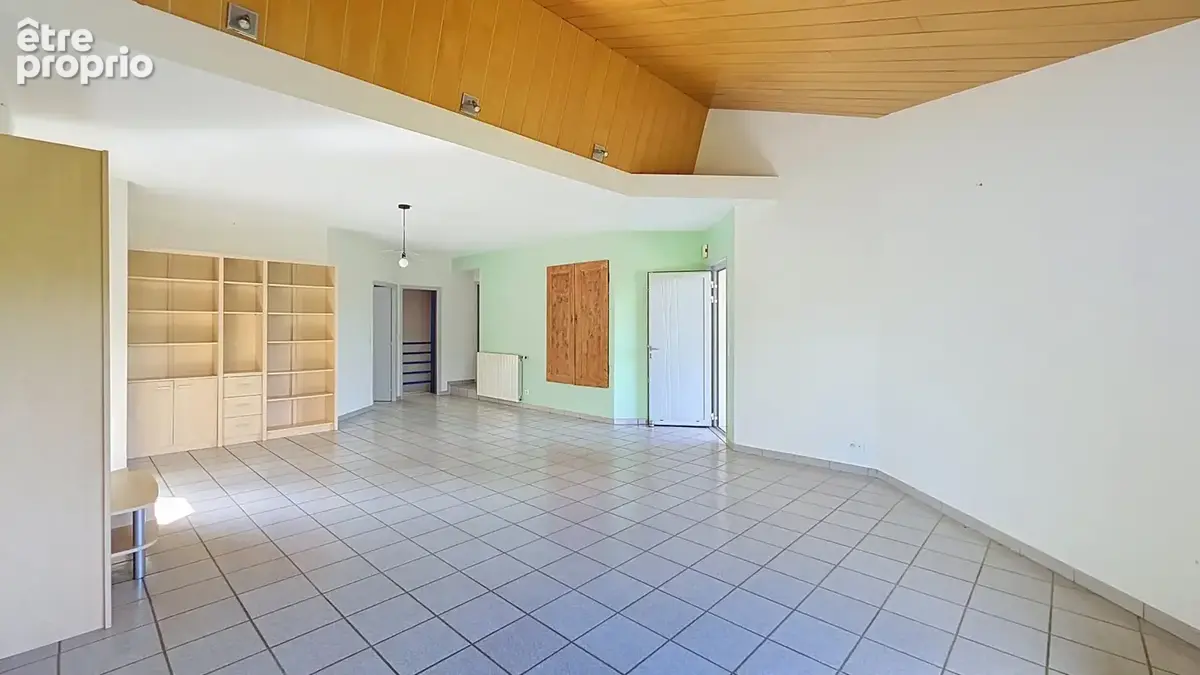 LES MARTRES DE VEYRE - Maison d'architecte 168 m2 sur terrain de 1043 m2 - photo 5