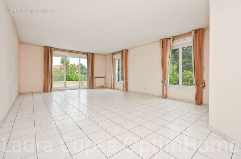 Appartement à LIVRY-GARGAN