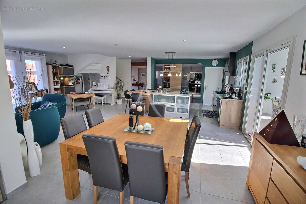 Maison à MONTESQUIEU-DES-ALBERES