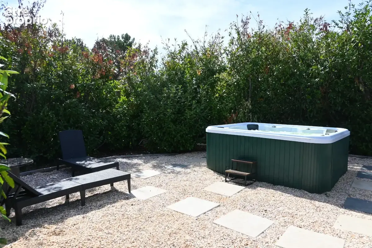 Villa de plain-pied avec piscine et grand terrain arboré à Villemoustaussou - photo 3