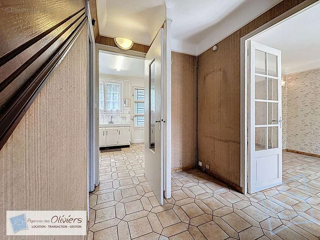 Maison Voisins Village - 68.22 m2 + Sous-sol Total et Atelier indépendant sur Terrain de 500m² - photo 12