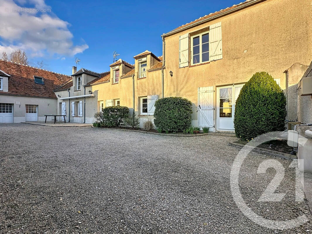 Maison à GRANDPUITS-BAILLY-CARROIS