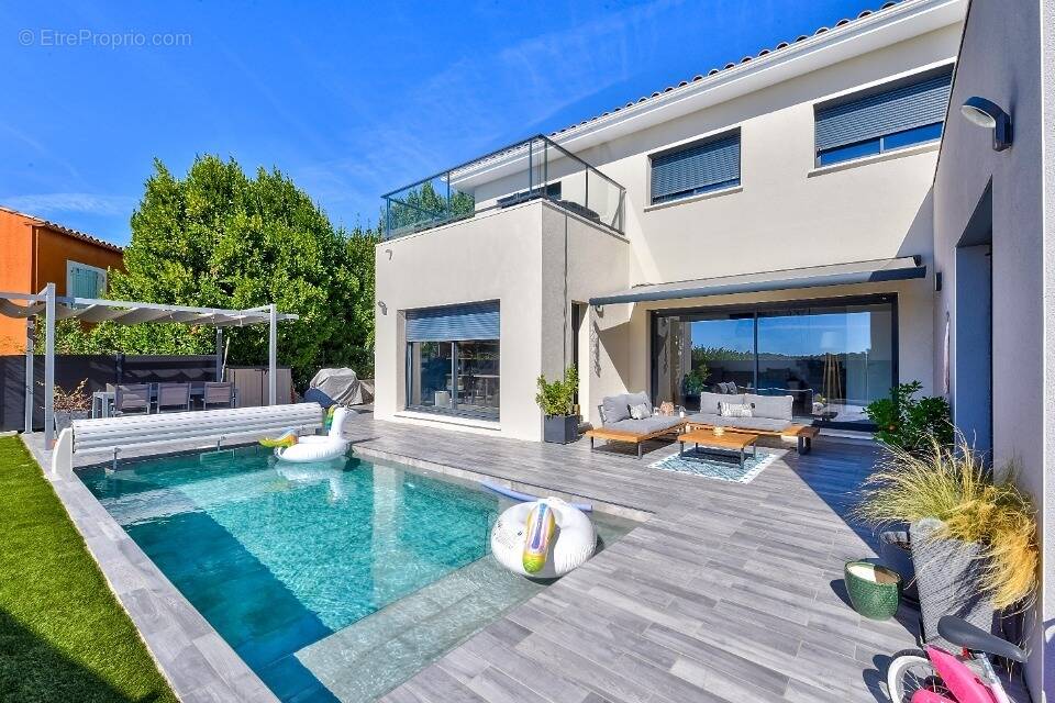 Terrain à COURNONSEC