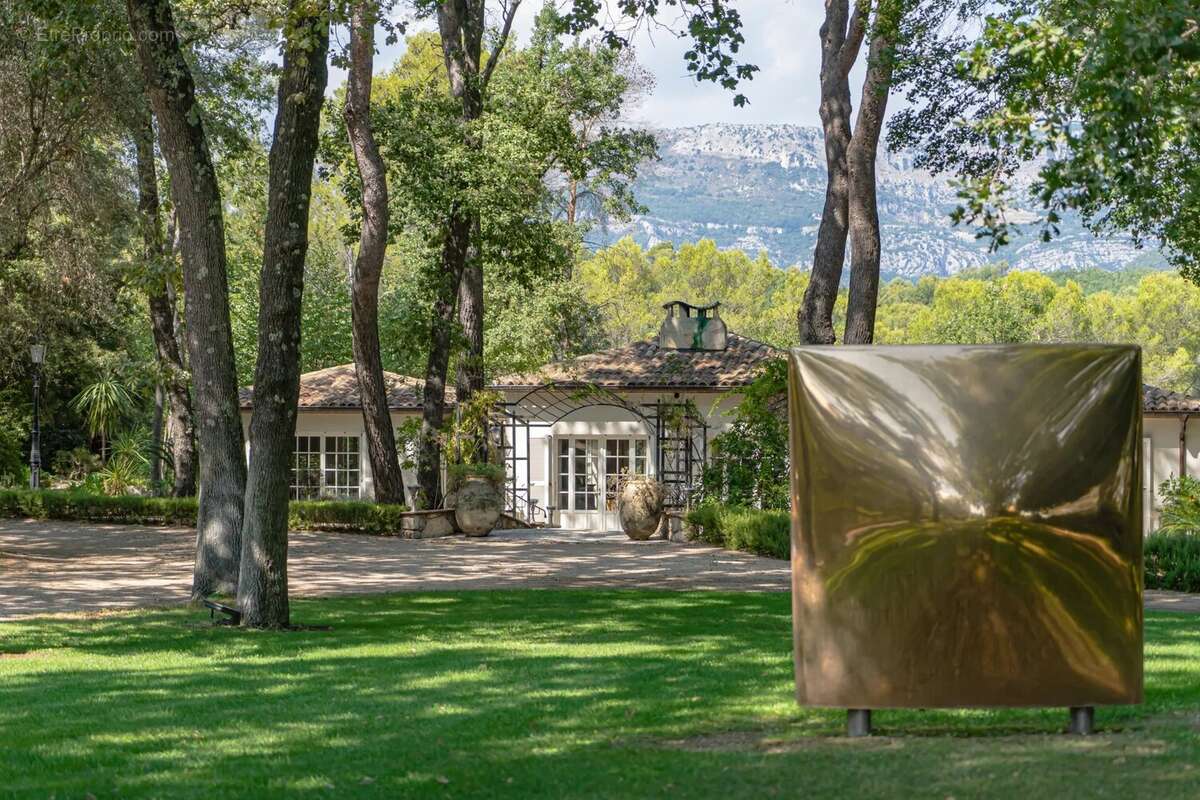 Maison à ROQUEFORT-LES-PINS