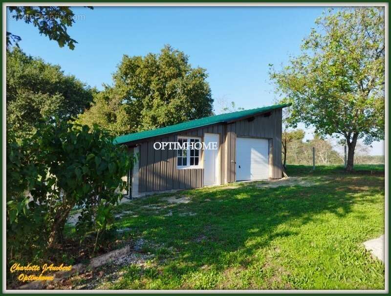 Maison à LA ROCHE-CHALAIS