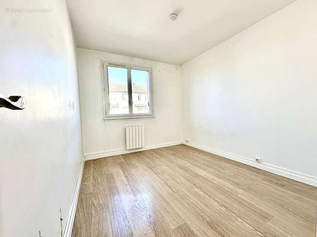 Appartement à LE MESNIL-LE-ROI
