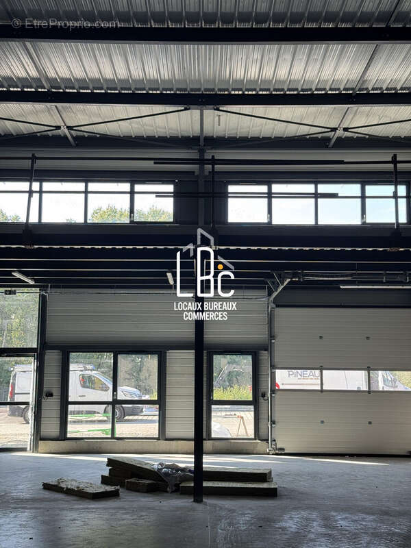 Commerce à BASSE-GOULAINE