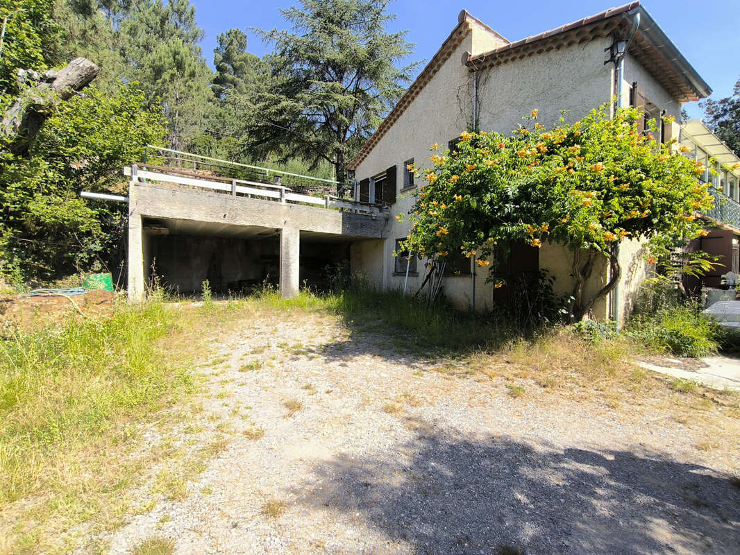Maison à SAINT-JEAN-DU-PIN