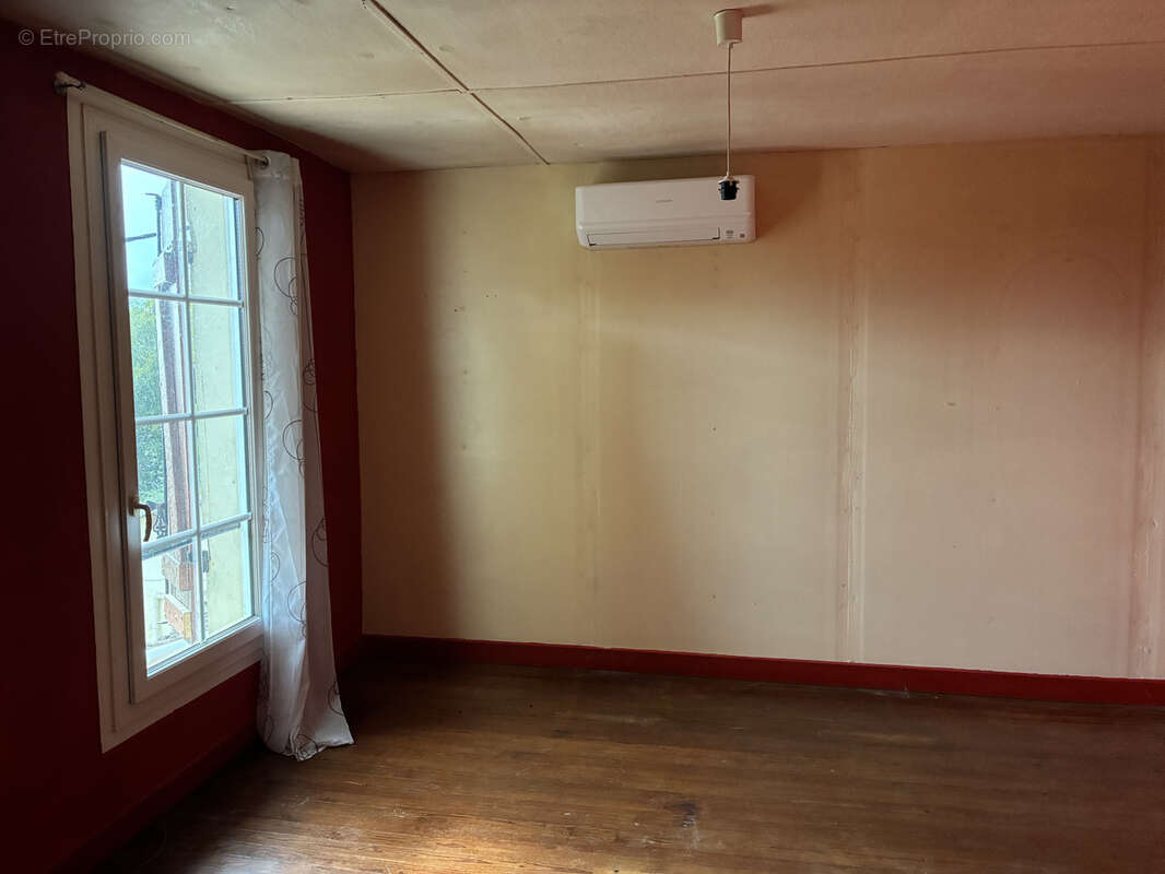 Maison à SAINT-MAGNE-DE-CASTILLON