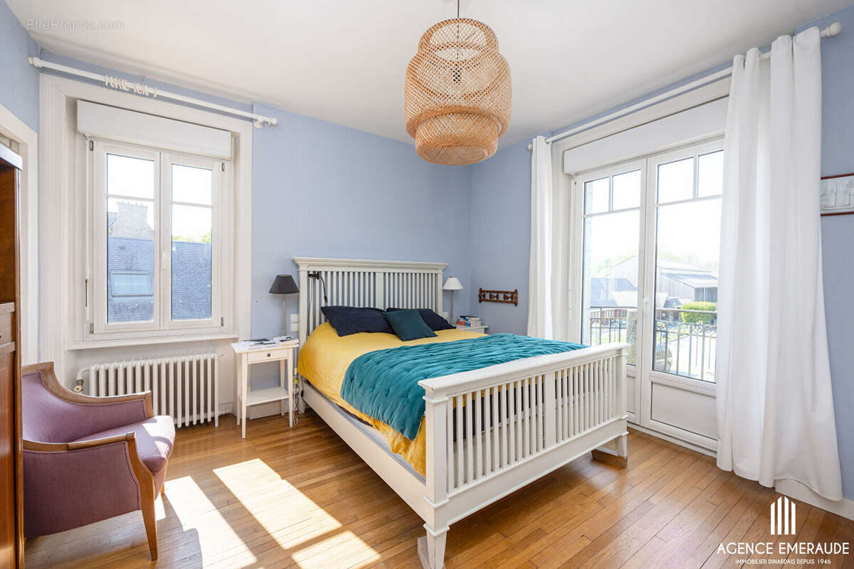 Maison à LE MINIHIC-SUR-RANCE