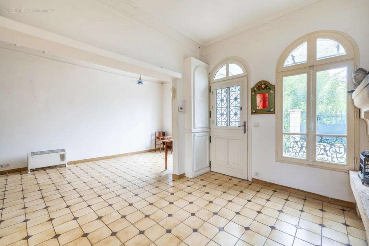 Maison de 6 pièces de 90 m² + 34m2 de dépendance situé à Ermont - photo 2