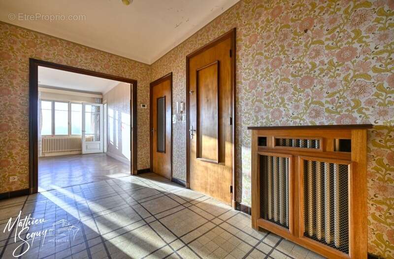 Appartement à CHARBONNIERES-LES-BAINS