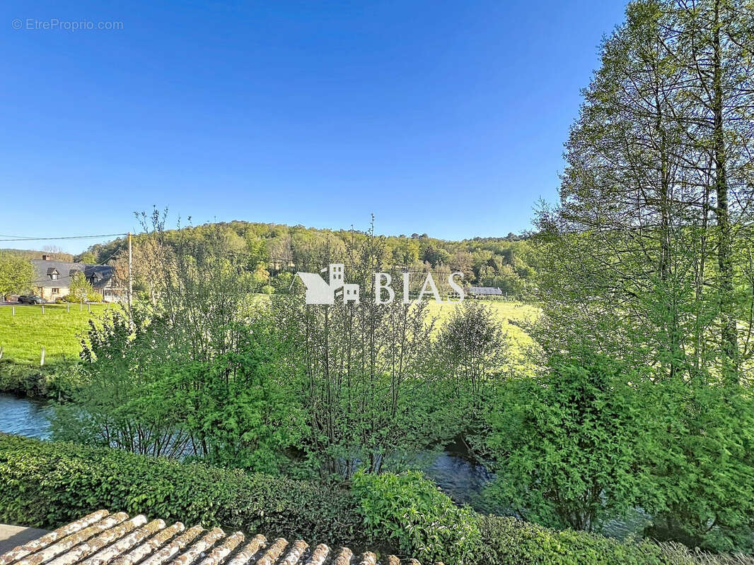 Maison à LIVET-SUR-AUTHOU