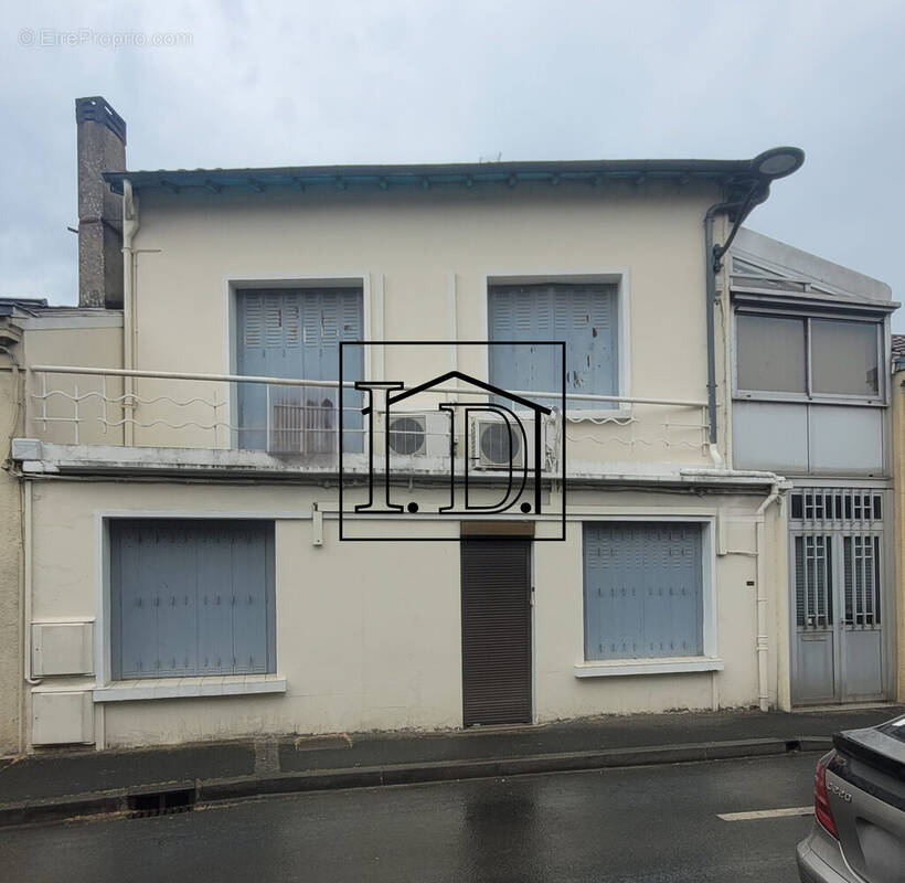 vue de la rue - Maison à BERGERAC