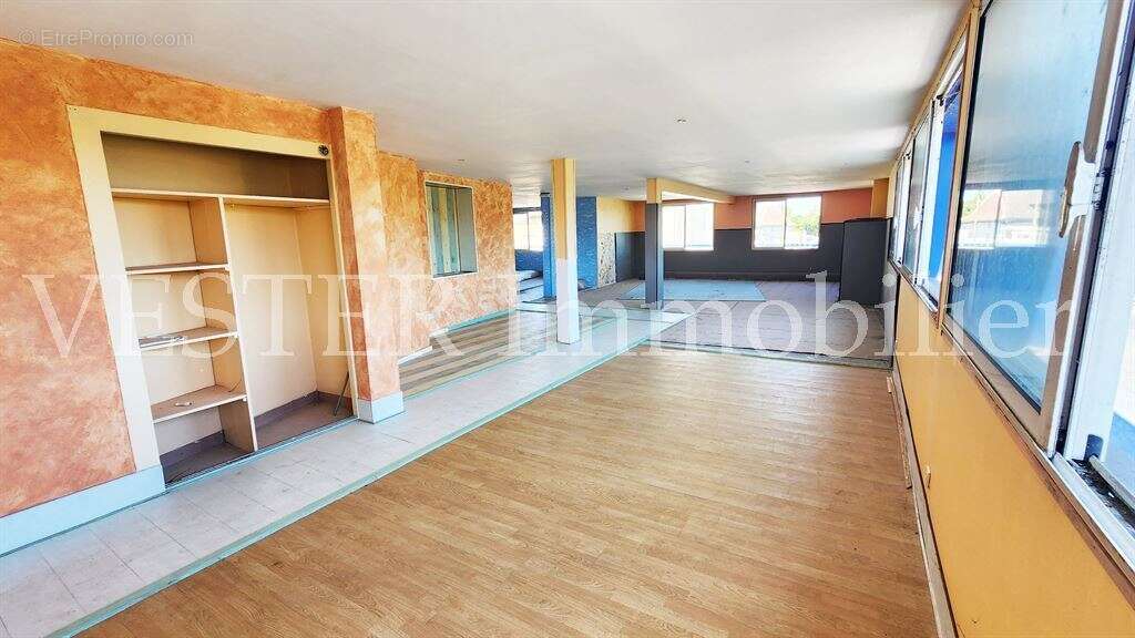 Immeuble de 350m2 à vendre sur Mussidan - photo 4