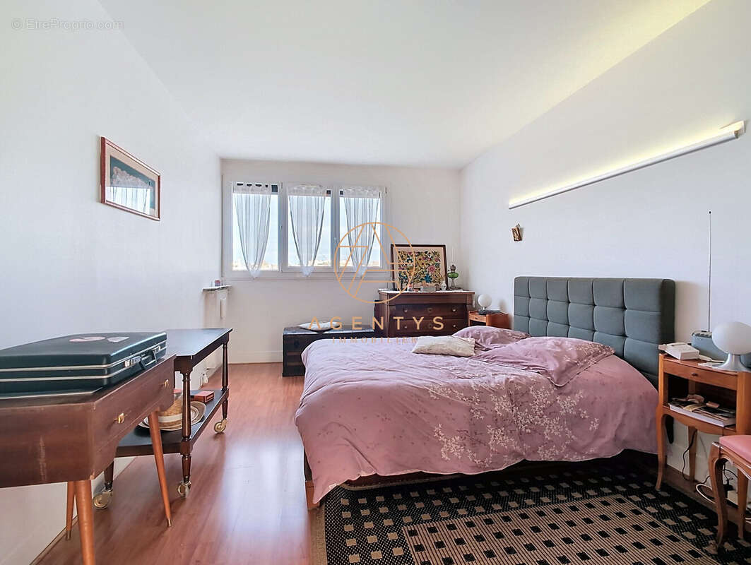 Appartement à SAINT-MAUR-DES-FOSSES