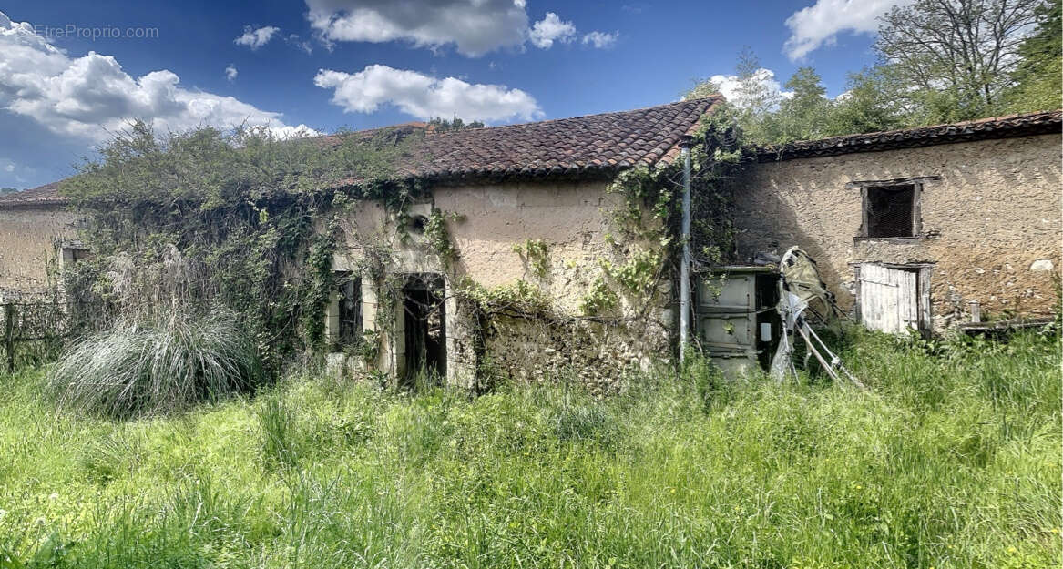 Maison à SAINT-PAUL-DE-SERRE