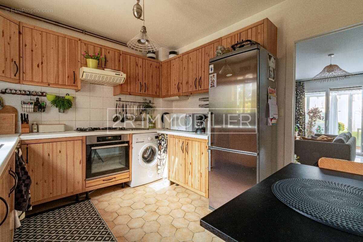 Maison à SAINT-THIBAULT-DES-VIGNES