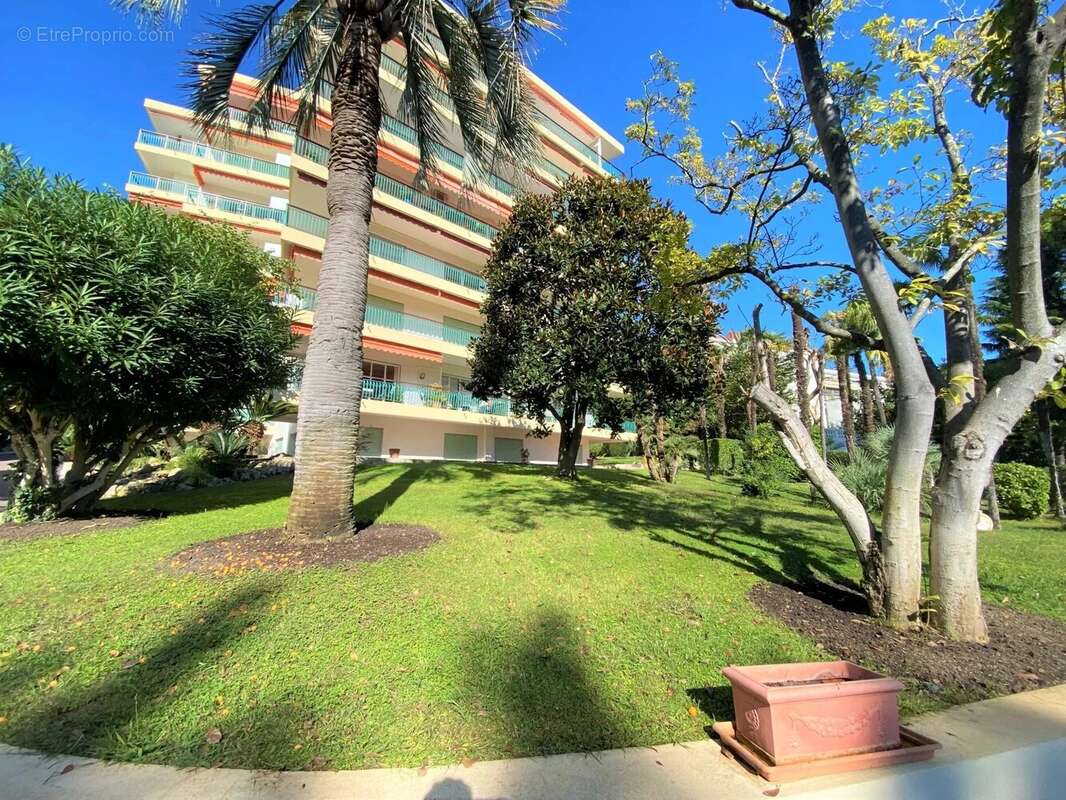 Cannes Basse Californie vente appartement 4 pièces proche centre - photo 2