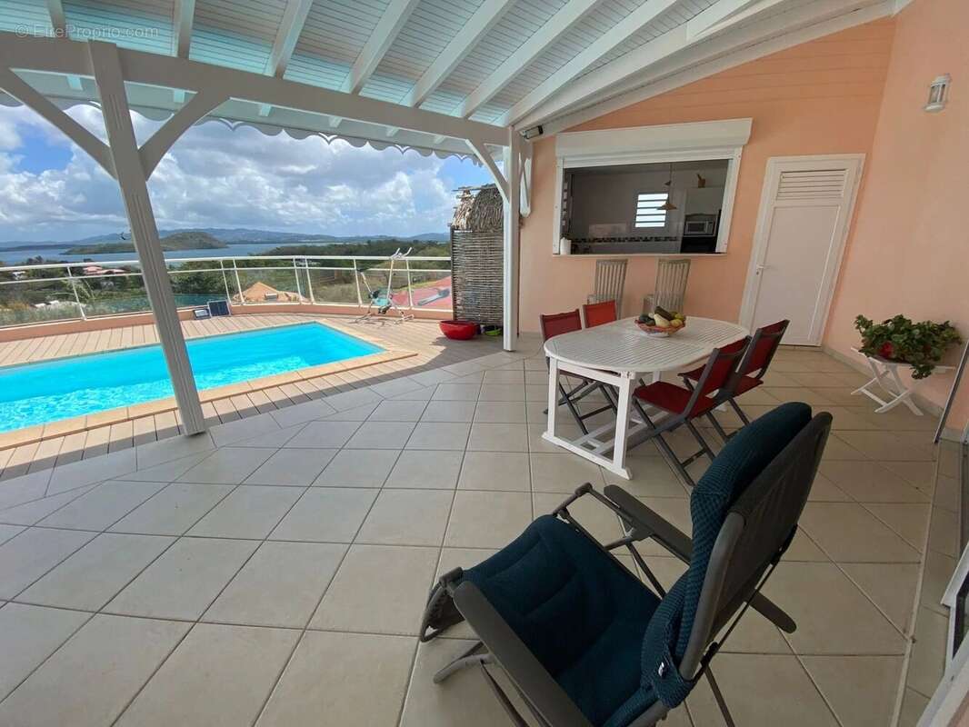 Maison à LES TROIS-ILETS