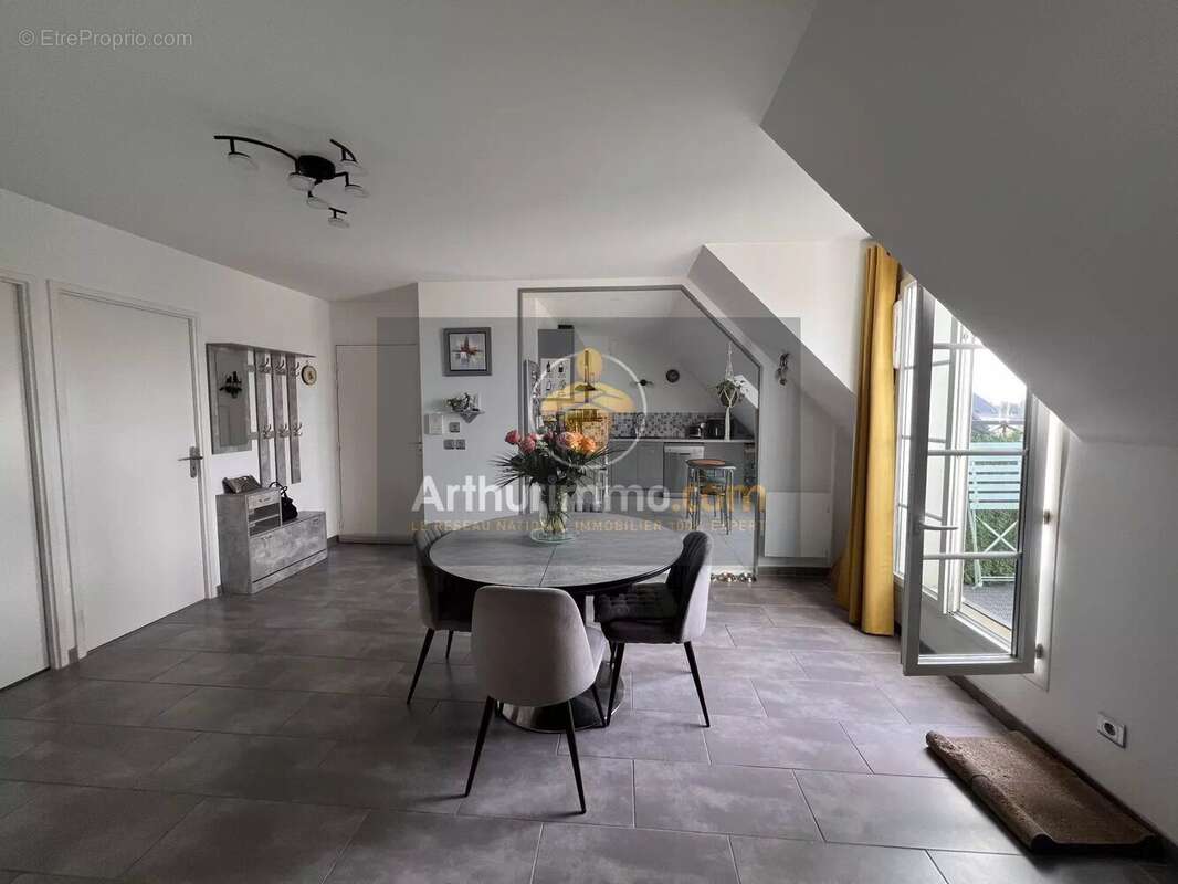 Appartement à FONTENAY-TRESIGNY