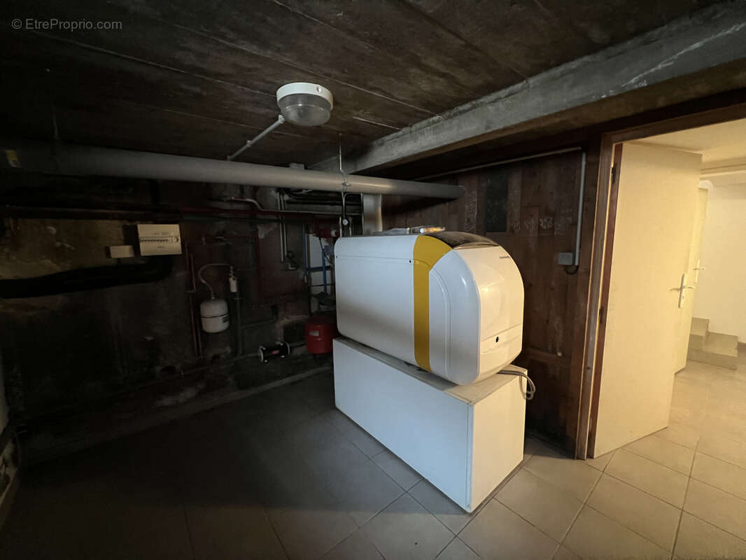 Maison à DUN-SUR-AURON