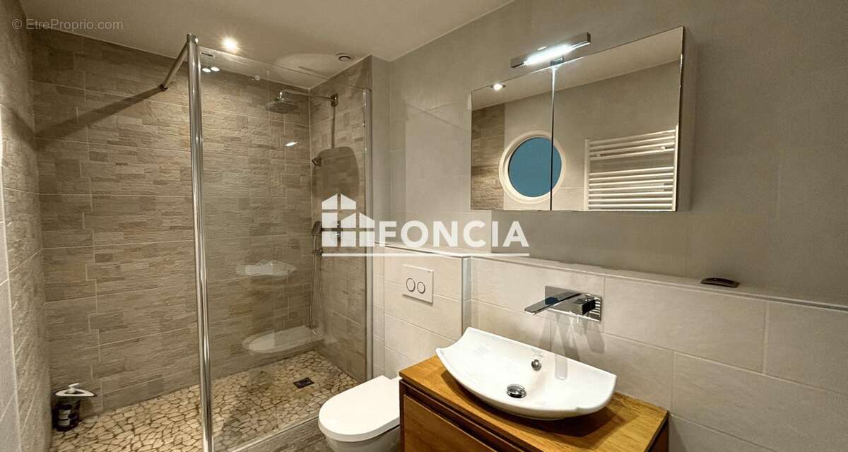 Appartement à LA ROCHE-SUR-FORON