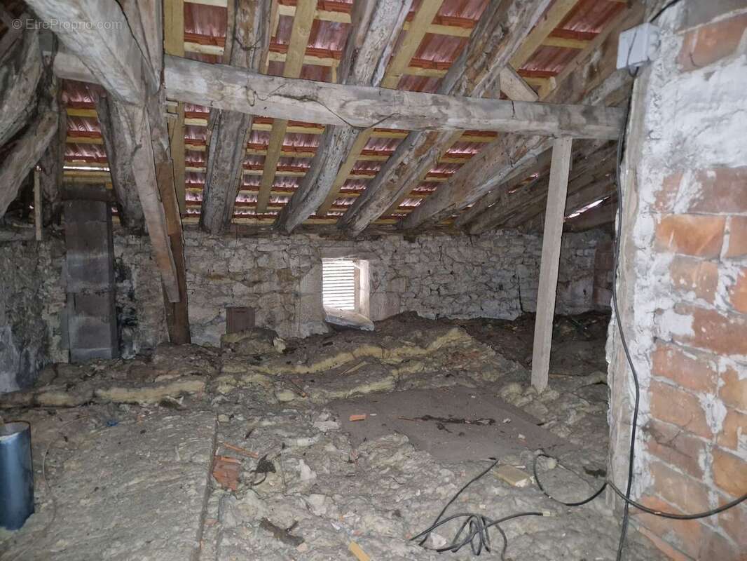 Grenier - Maison à SIORAC-EN-PERIGORD