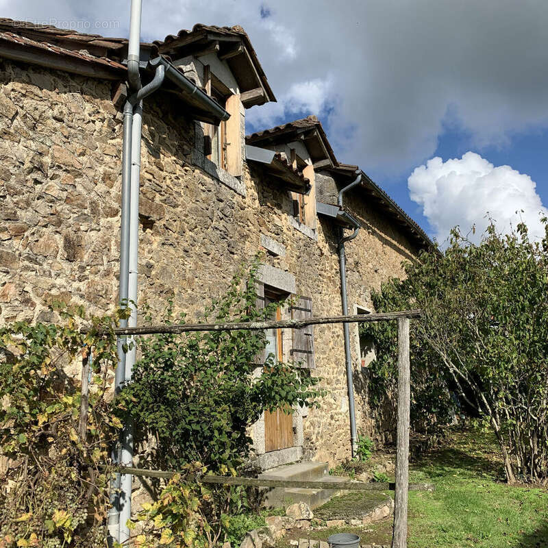 Maison à CHAMPS-ROMAIN
